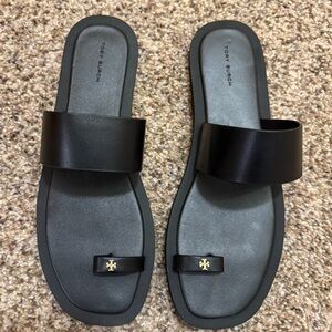 NEW TORY BURCH toe ring flip flop sandal in black size 11